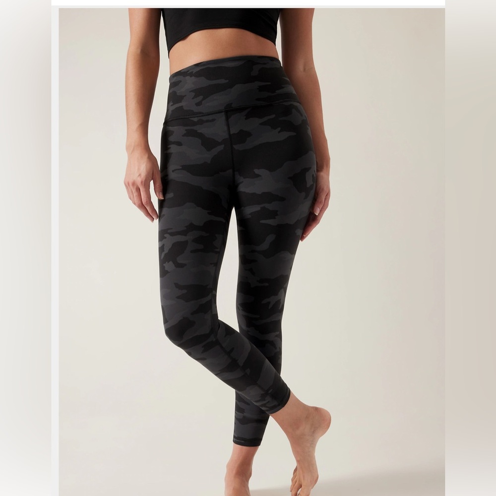 💵 NWT | ATHLETA Elation Camo 7/8 Tight - LP - Picture 3 of 9